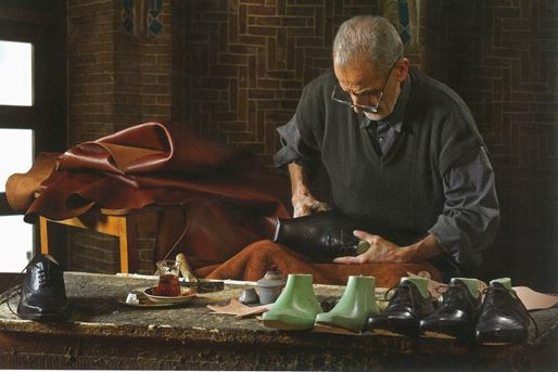 Кожата от Тебриз — идеалният избор за стилен и дълготраен сувенир