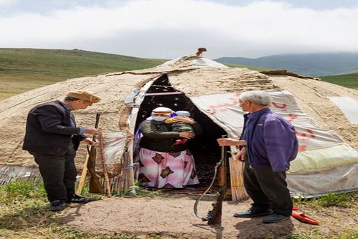 Умението за разпъване и събиране на номадската палатка — наследство, родено от природата